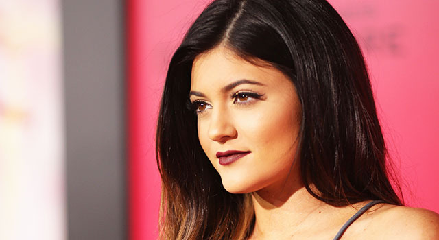 カーダシアン家のカイリー ジェンナー 唇を整形疑惑 Cinemacafe Net