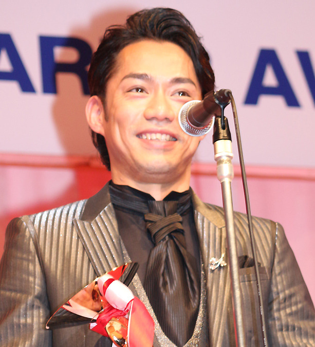 ジュエリー ベスト ドレッサー賞 高橋大輔 引退後の目標は 哀川翔 あの座を狙えるように Cinemacafe Net