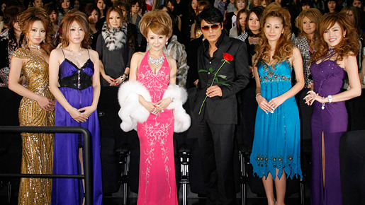 高橋克典 100人のキャバ嬢に囲まれ興奮 お金払わなくていいんですよね Cinemacafe Net