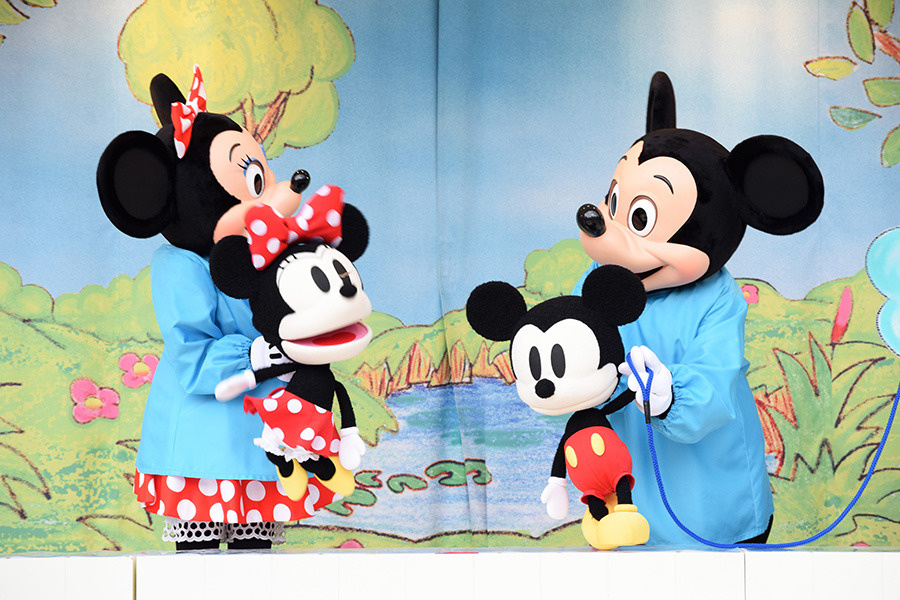 ディズニー キッズショーもクリスマスに スーパードゥーパー ジャンピンタイム Cinemacafe Net