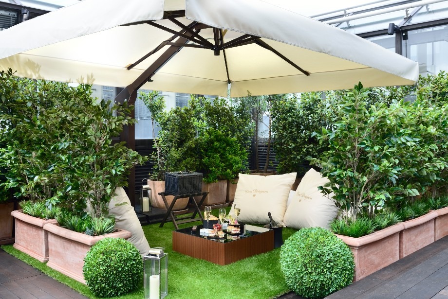 ブルガリ屋上ラウンジで ドン ペリニヨン 流ピクニックを Cinemacafe Net