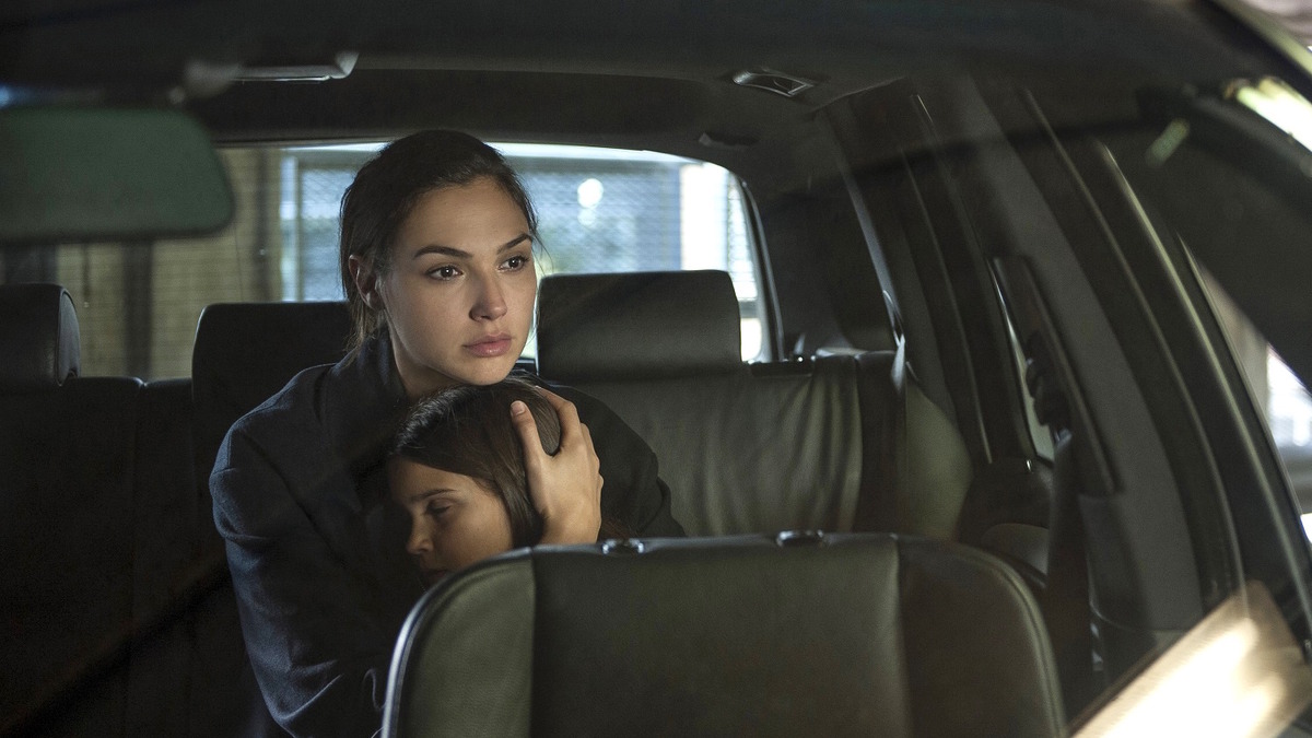 特別映像 ガル ガドット 娘を守る母に クリミナル 激アツシーン解禁 Cinemacafe Net