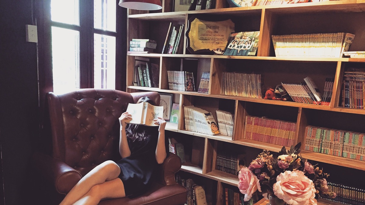 真夜中ドラマ 名建築で昼食を 春野藤をイメージしたレトロ クラシカルな家具 雑貨をご紹介 Cinemacafe Net