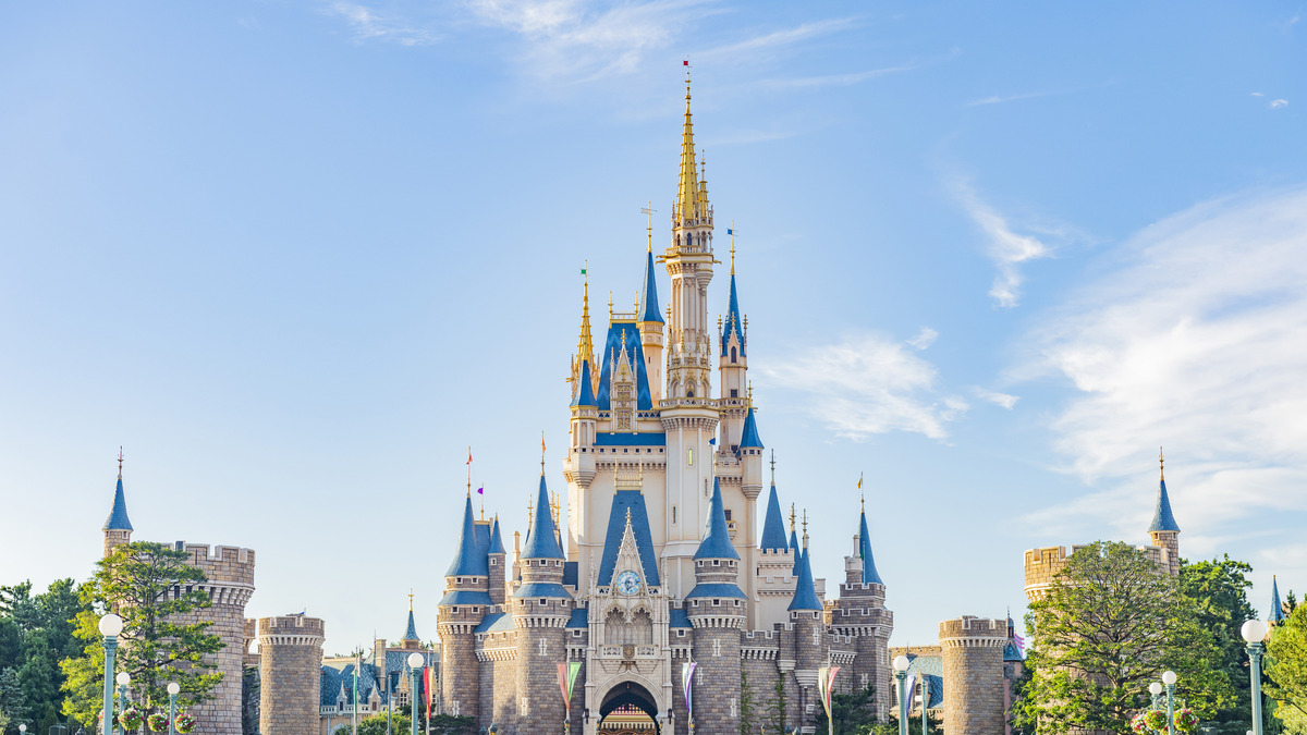 ディズニー 両パークの時短営業とアルコール提供の休止を継続 期間は8月22日 日 まで Cinemacafe Net