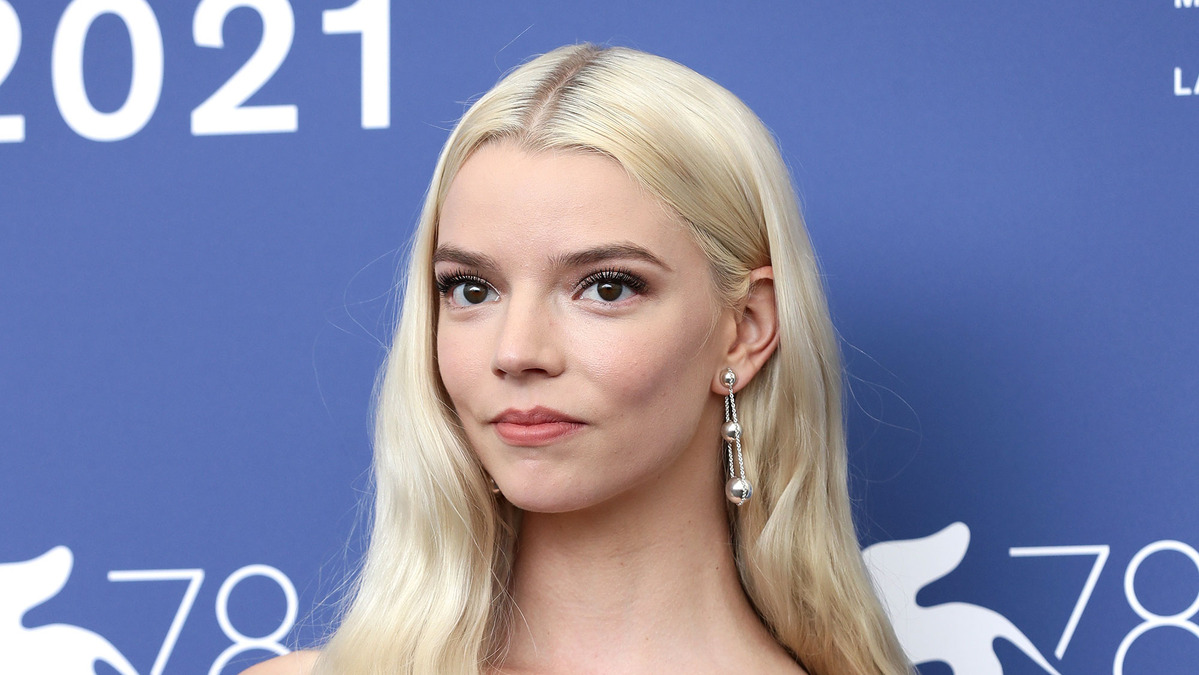 アニャ テイラー ジョイ主演 マッドマックス 怒りのデス ロード の前日譚映画が1年公開延期に Cinemacafe Net