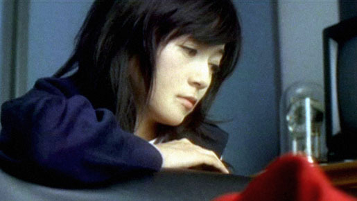 屋根の上の赤い女 2枚目の写真・画像