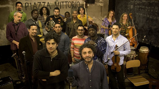 ヴィットリオ広場のオーケストラ 1枚目の写真・画像