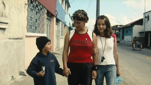 線路と娼婦とサッカーボール 2枚目の写真・画像