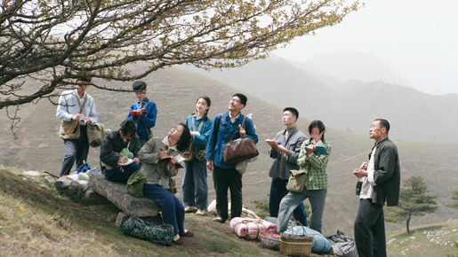 サンザシの樹の下で 6枚目の写真・画像