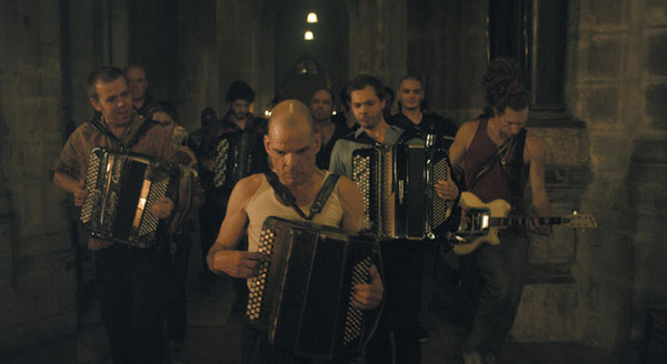 ホーリー・モーターズ 8枚目の写真・画像