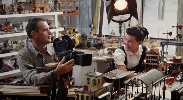 ふたりのイームズ　建築家チャールズと画家レイ 1枚目の写真・画像