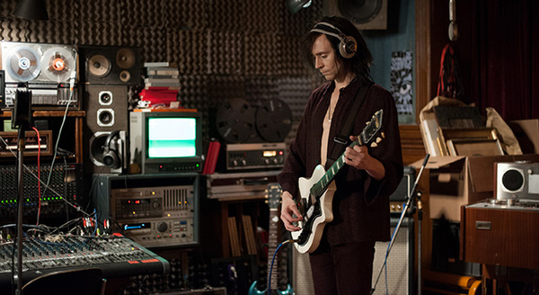 オンリー・ラヴァーズ・レフト・アライヴ 9枚目の写真・画像