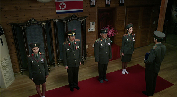 レッド・ファミリー 4枚目の写真・画像