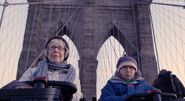 シャーリー&ヒンダ　ウォール街を出禁になった2人 2枚目の写真・画像