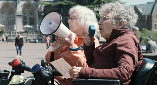 シャーリー&ヒンダ　ウォール街を出禁になった2人 3枚目の写真・画像