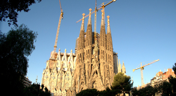創造と神秘のサグラダ・ファミリア 1枚目の写真・画像