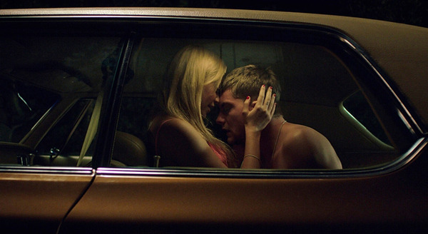 イット・フォローズ 5枚目の写真・画像