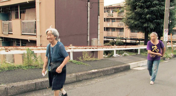 桜の樹の下 2枚目の写真・画像