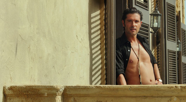 白い帽子の女 7枚目の写真・画像