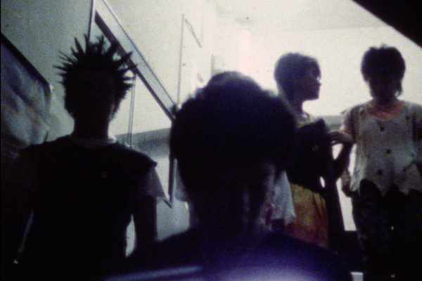 ちょっとの雨ならがまん 1枚目の写真・画像