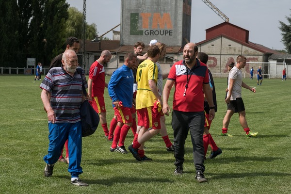 クイーンズ・オブ・フィールド 7枚目の写真・画像