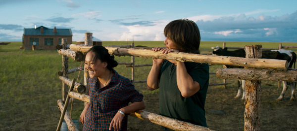 大地と白い雲 2枚目の写真・画像