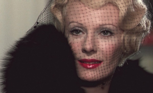 赤い唇 2枚目の写真・画像