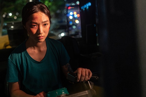 ブルドーザー少女 1枚目の写真・画像