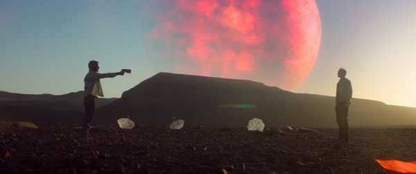 レッド・グラビティ 5枚目の写真・画像