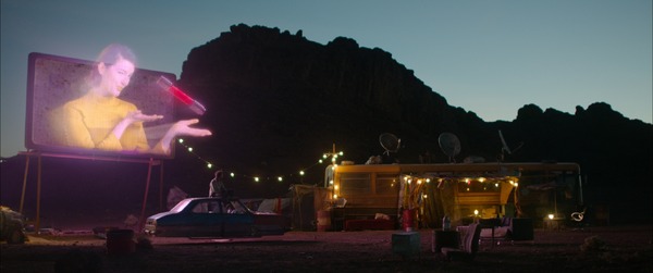 レッド・グラビティ 7枚目の写真・画像