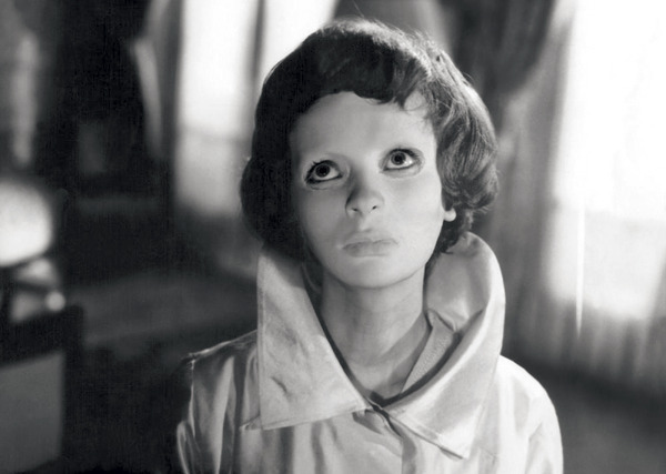 顔のない眼 2枚目の写真・画像