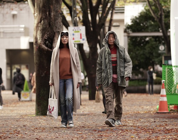 夜明けまでバス停で 3枚目の写真・画像