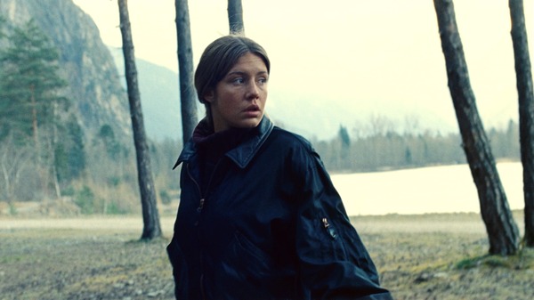 ©2021 F Comme Film - Trois Brigands Productions - Le Pacte - Wild Bunch International - Auvergne-Rhône- Alpes Cinéma - Division