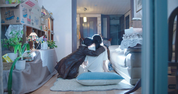 同じ下着を着るふたりの女 6枚目の写真・画像