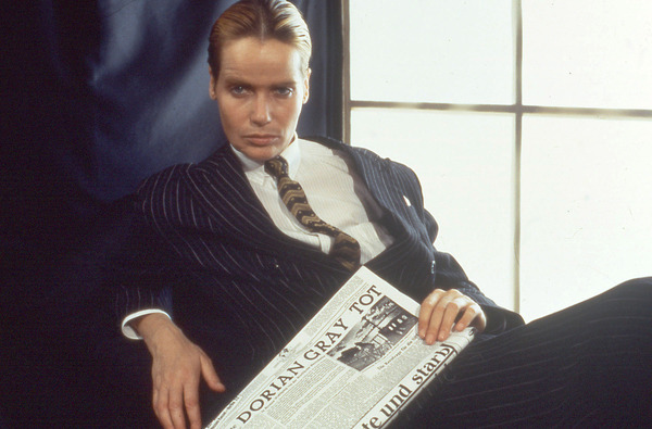 タブロイド紙が映したドリアン・グレイ 2枚目の写真・画像