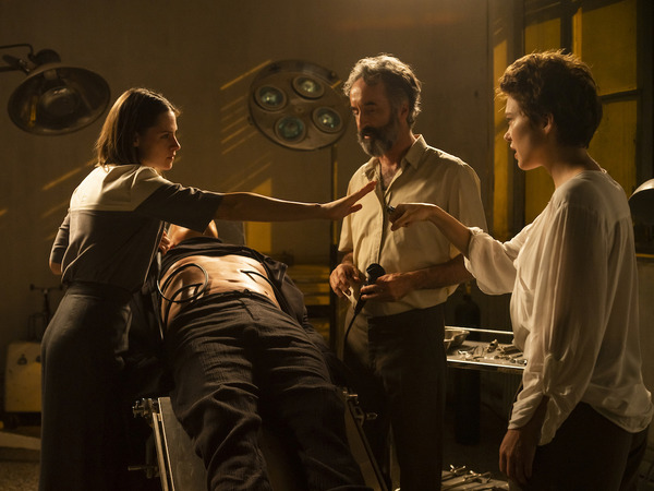 クライムズ・オブ・ザ・フューチャー 11枚目の写真・画像