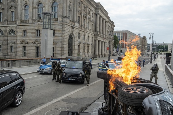 バッド・デイ・ドライブ 11枚目の写真・画像