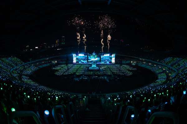 IU CONCERT: THE GOLDEN HOUR 2枚目の写真・画像