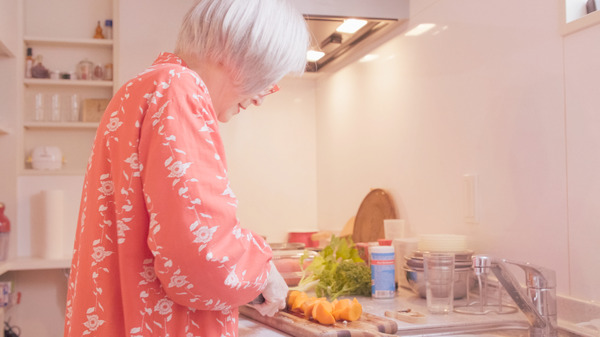 カラフルな魔女～角野栄子の物語が生まれる暮らし～ 8枚目の写真・画像