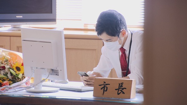 #つぶやき市長と議会のオキテ 劇場版 2枚目の写真・画像