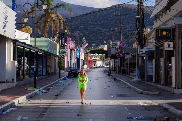 HOW TO HAVE SEX 9枚目の写真・画像