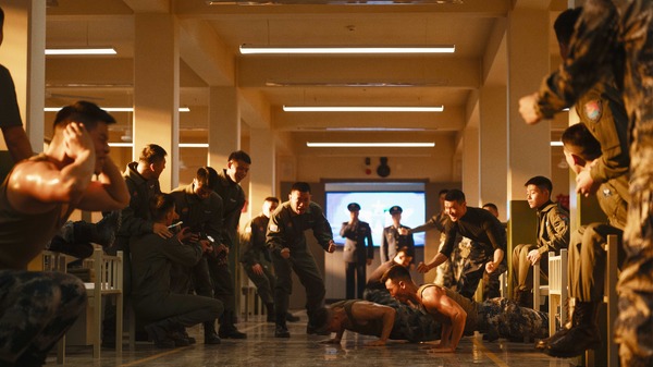 ボーン・トゥ・フライ 8枚目の写真・画像