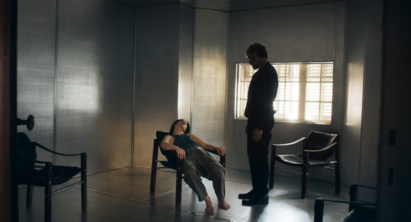 エレクトロフィリア-変異 8枚目の写真・画像