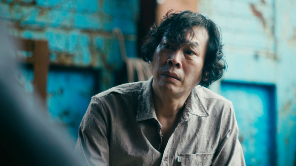 ひどくくすんだ赤 2枚目の写真・画像