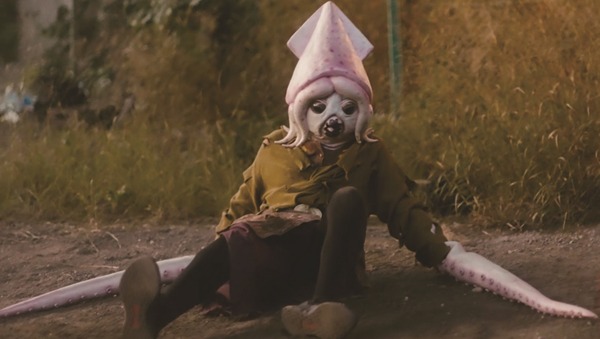 ひどくくすんだ赤 9枚目の写真・画像