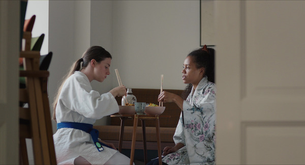 ヒューマン・ポジション 4枚目の写真・画像