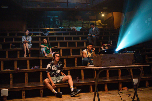 アングリースクワッド 公務員と7人の詐欺師 8枚目の写真・画像