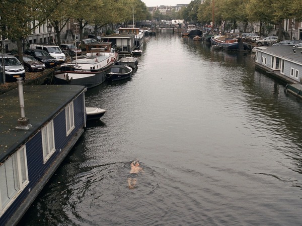 占領都市 4枚目の写真・画像