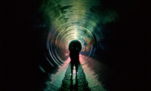 Underground アンダーグラウンド 2枚目の写真・画像