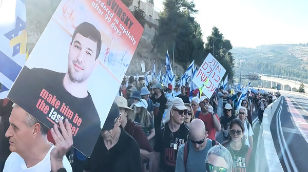 壁の外側と内側 8枚目の写真・画像